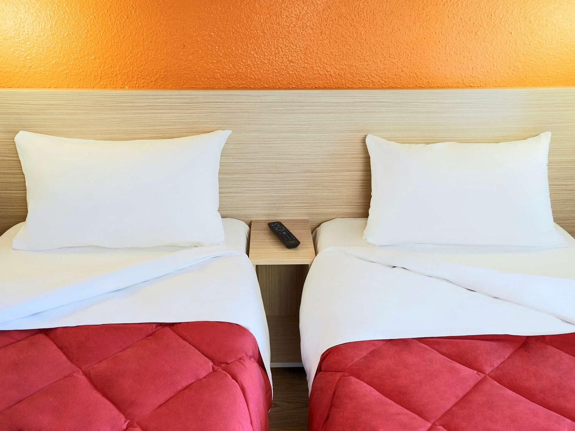 พรีเมียร์ คลาส เอปิเนย์ ซู ออร์ฌ Hotel อีปิเนย์-ซูร์-ออร์เชอ ภายนอก รูปภาพ