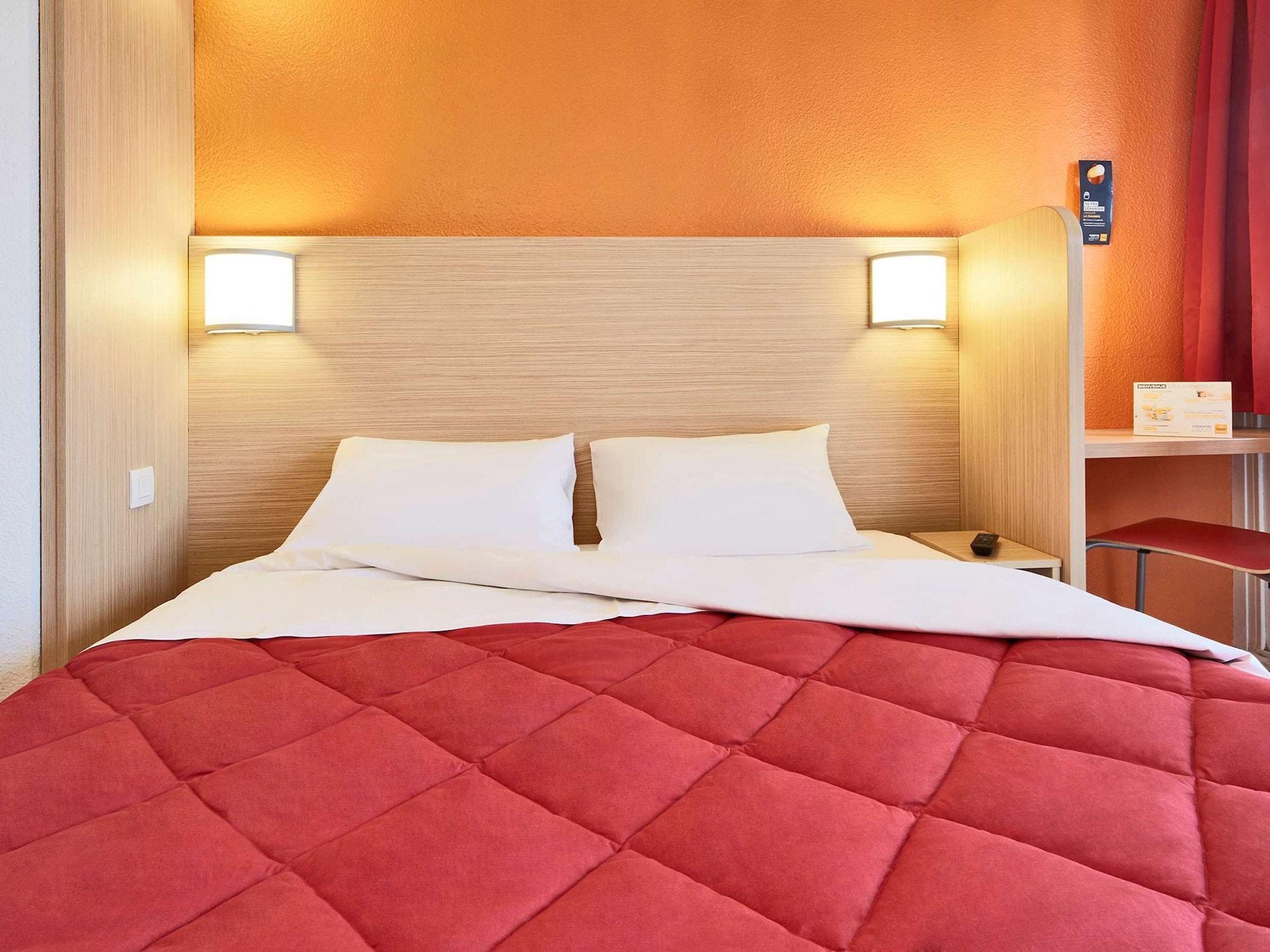 พรีเมียร์ คลาส เอปิเนย์ ซู ออร์ฌ Hotel อีปิเนย์-ซูร์-ออร์เชอ ภายนอก รูปภาพ